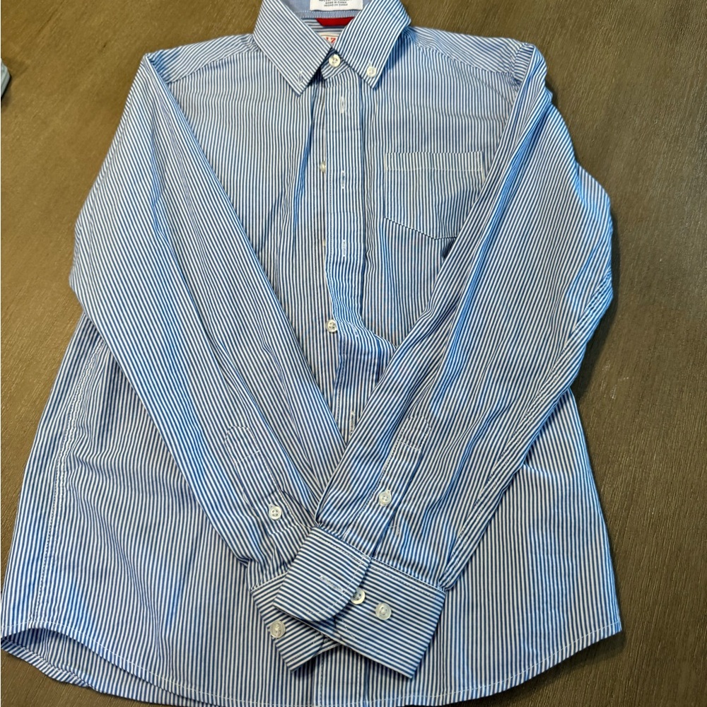 Izod Blue and White Dress Shirt with Long Sleeves